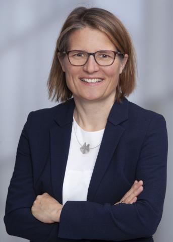 Porträt von Prof. Dr. Julia Hauer 